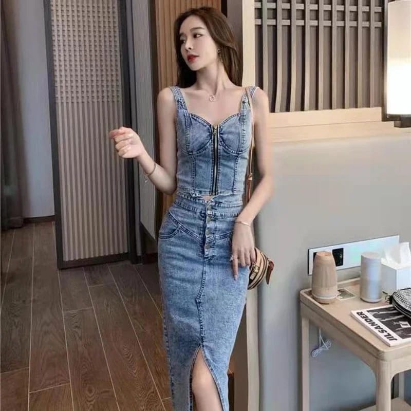 2 Piece Set Summer Women Suit Sexy V-Neck Jeans Vest+High Waist Button 2 Piece Set Summer Women Suit Sexy V-Neck Jeans Vest+High Waist Button