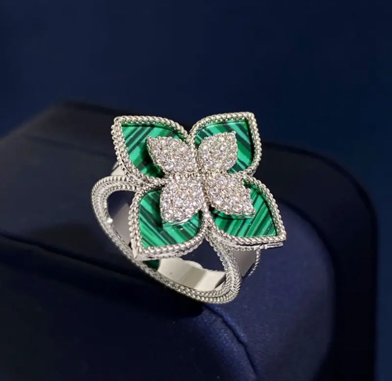 Four-Petal Flower Fashion Rings S4604085 Four-Petal Flower Fashion Rings S4604085