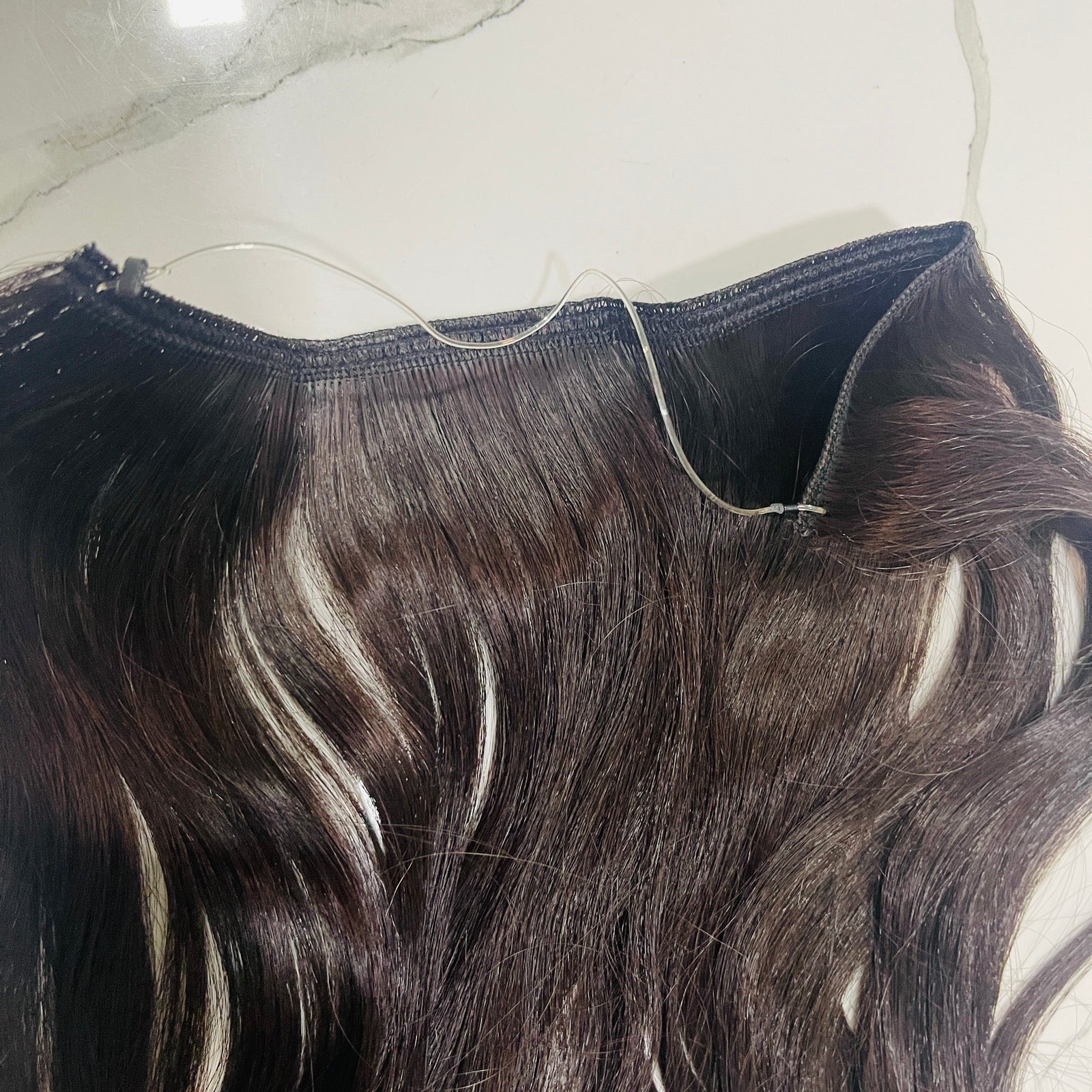Synthetic Invisible Wire No Clips In Hair Extensions - ry16 X1514 Synthetic Invisible Wire No Clips In Hair Extensions - ry16 X1514