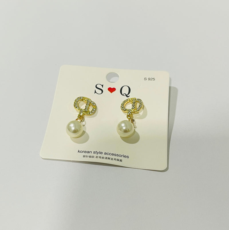 Alphabet Earrings Women's Luxury Gold Color Pearl Stud Earrings S2466965 - TUZZUT Qatar Online Shopping