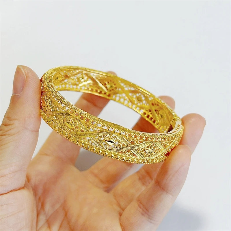 Women's Hand Bracelets Gold Color Exquisite Round Cuff Bangle Bracelet S4292589 - TUZZUT Qatar Online Shopping