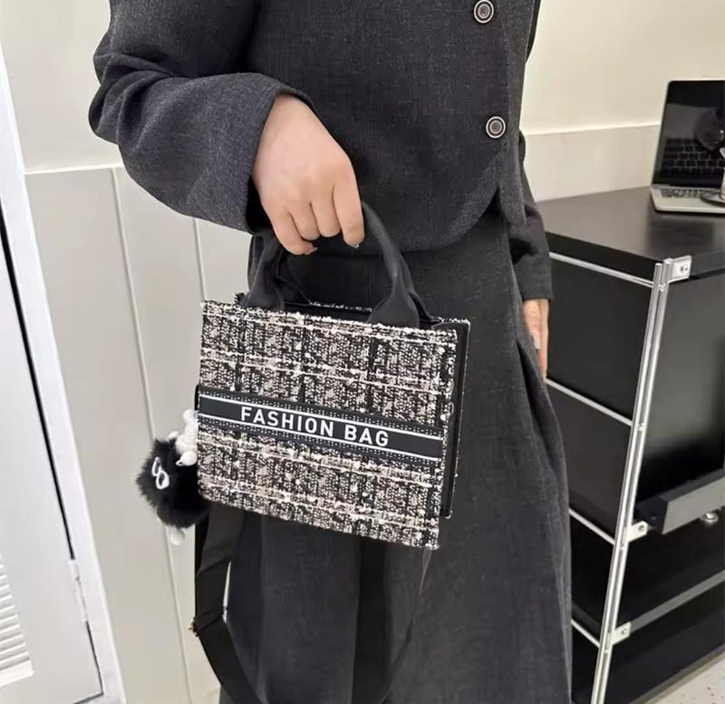 Women Fashionable Square Crossbody Bags      503673 - TUZZUT Qatar Online Shopping