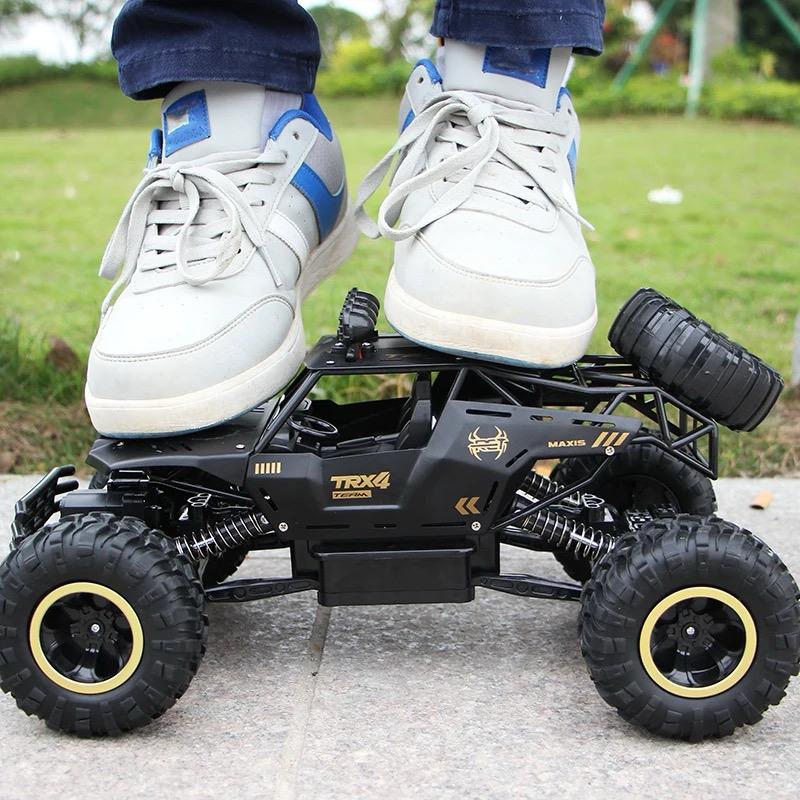 4WD 1:12 Climbing Car 2.4GHz Double Motors Drive Carro Remote Control Model Off-Road Vehicle (37cm) 4WD 1:12 Climbing Car 2.4GHz Double Motors Drive Carro Remote Control Model Off-Road Vehicle (37cm)