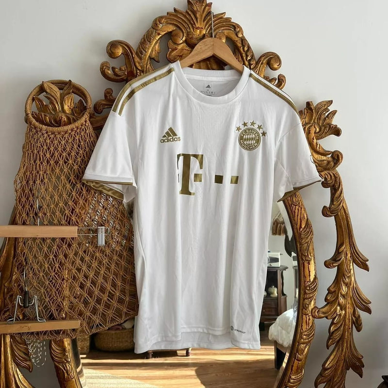 FC Bayern Munich White-Gold Soccer jersey P59985 TUZZUT Qatar
