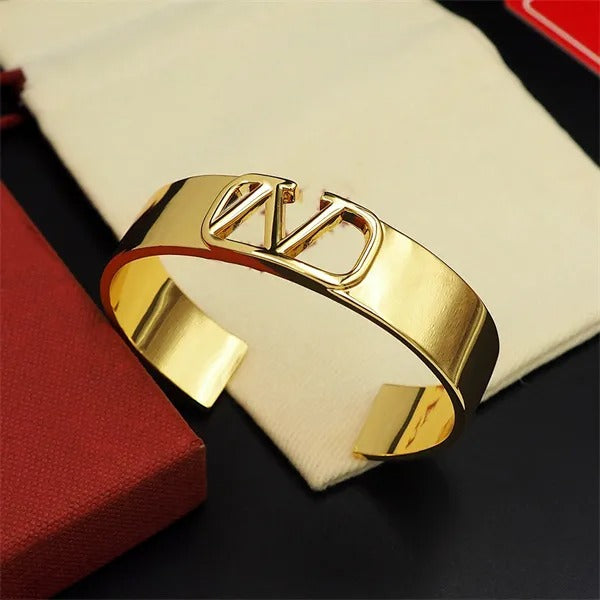 Designer Luxury Bangle Bracelet DN2082 - TUZZUT Qatar Online Shopping