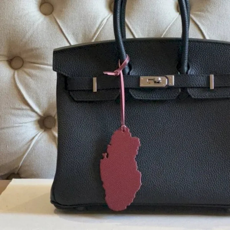 Leather Creative Qatar Map Shape Bag Pendant S2627377