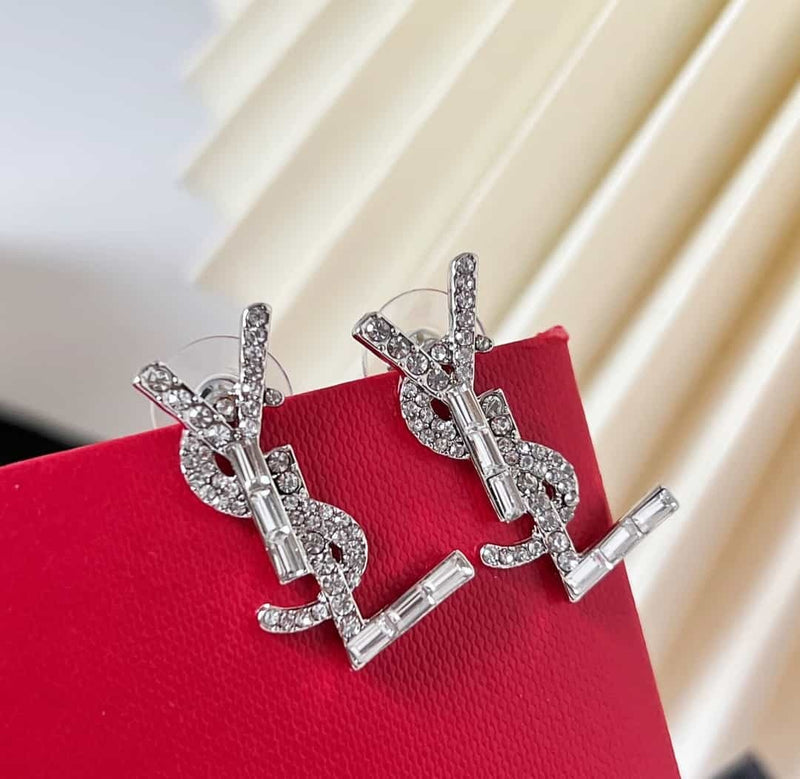 Silver Diamond Earrings Y2133 - TUZZUT Qatar Online Shopping