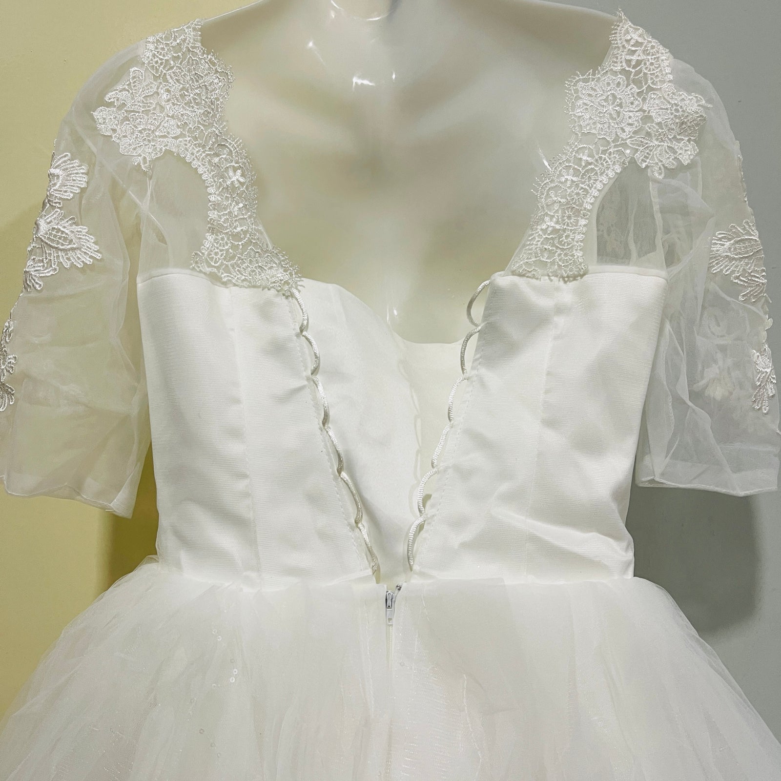 Brides Ball Gowns Lace Embroidery Half Sleeve Fashion Classic V Neck Wedding Dresses S47435 Brides Ball Gowns Lace Embroidery Half Sleeve Fashion Classic V Neck Wedding Dresses S47435