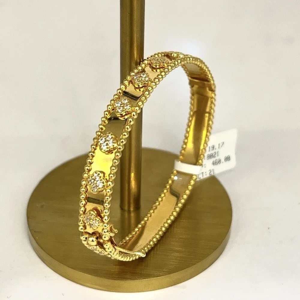 Round Brilliant Cut Diamonds Sweet Clovers Bracelet B052 Round Brilliant Cut Diamonds Sweet Clovers Bracelet B052