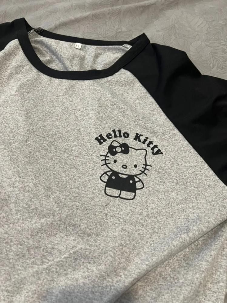 Women's Hello Kitty Pajamas Neck T-shirt Long Pants 533698 S Women's Hello Kitty Pajamas Neck T-shirt Long Pants 533698 S