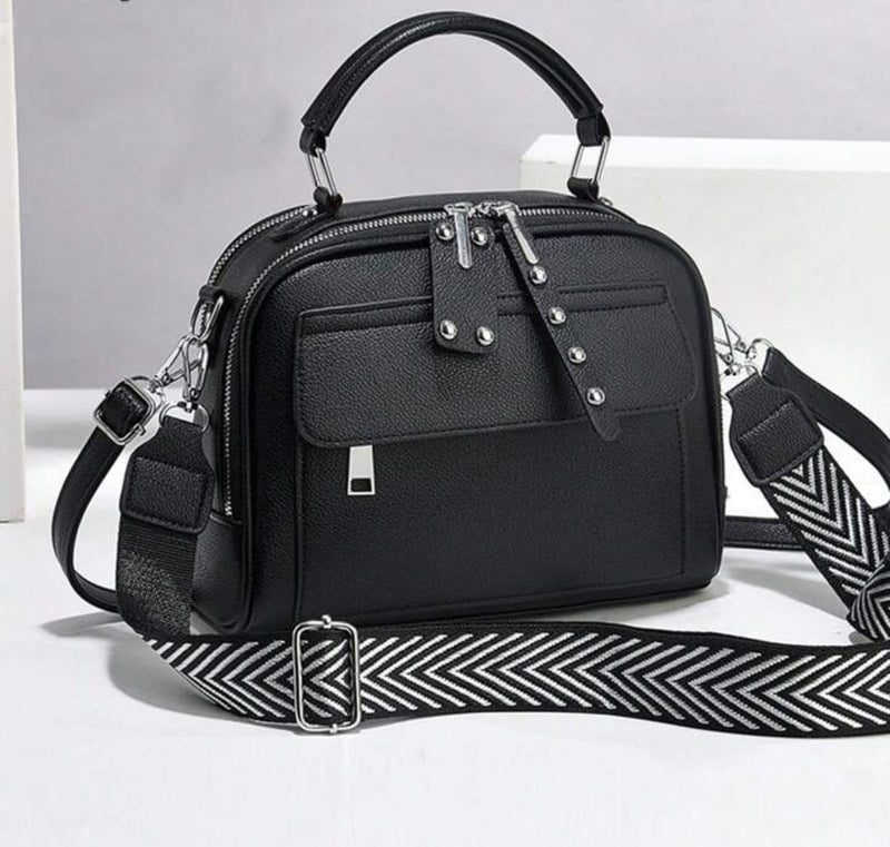 Large Capacity Multi-Pockets Leather Crossbody Bag B815 - TUZZUT Qatar Online Shopping