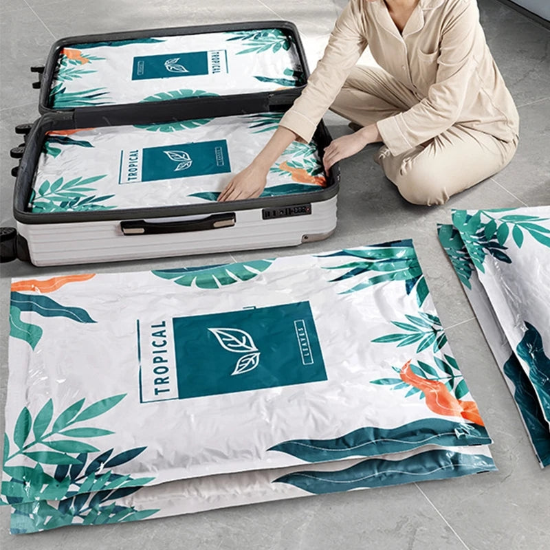 Reusable Vacuum Compression Bag For Storage Organizing Clothes (4 Bags + 1 Hand Pump) - Tuzzut.com Qatar Online Shopping
