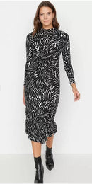 Women's Black Printed Pencil-Fit Skirt  S1832047 - TUZZUT Qatar Online Shopping