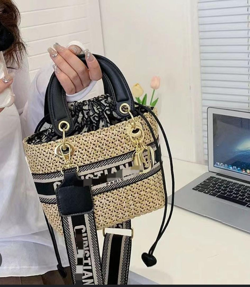 Ladies Fashionable Trendy Shoulder Wide Strap Handbag   S479767 - TUZZUT Qatar Online Shopping