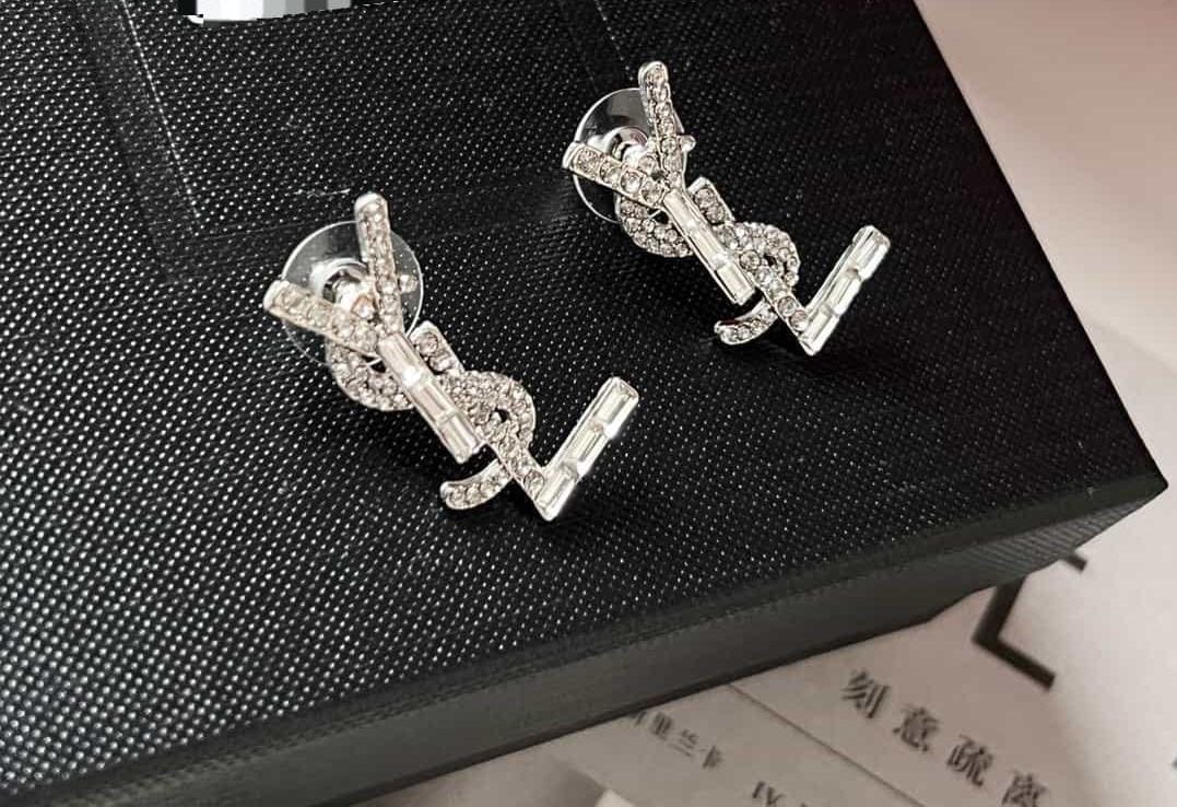 Silver Diamond Earrings Y2133 Silver Diamond Earrings Y2133