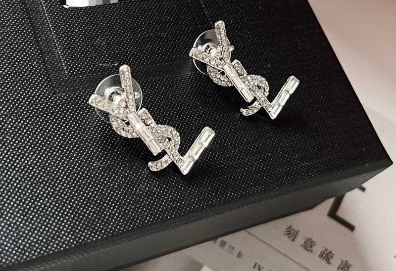 Silver Diamond Earrings Y2133 - TUZZUT Qatar Online Shopping