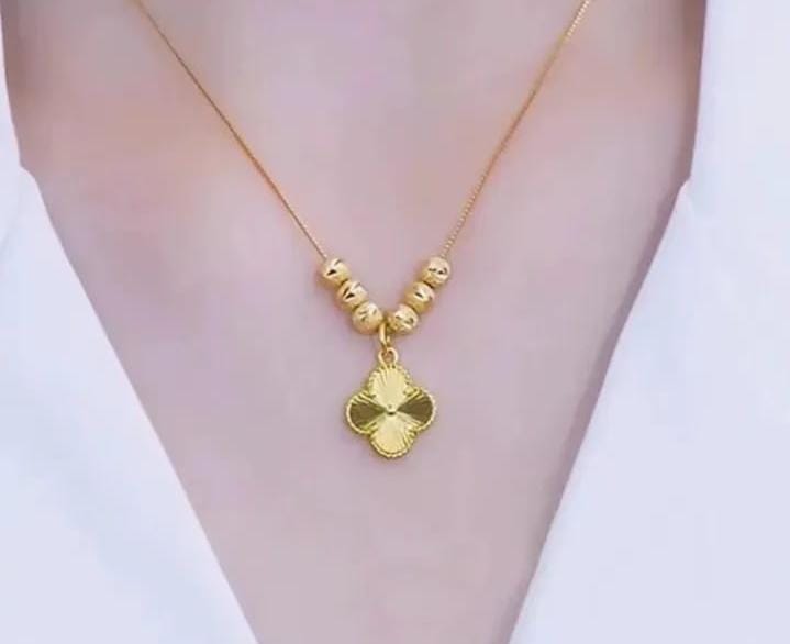 Four-Leaf Clover Pendant Necklace PN332 - TUZZUT Qatar Online Shopping