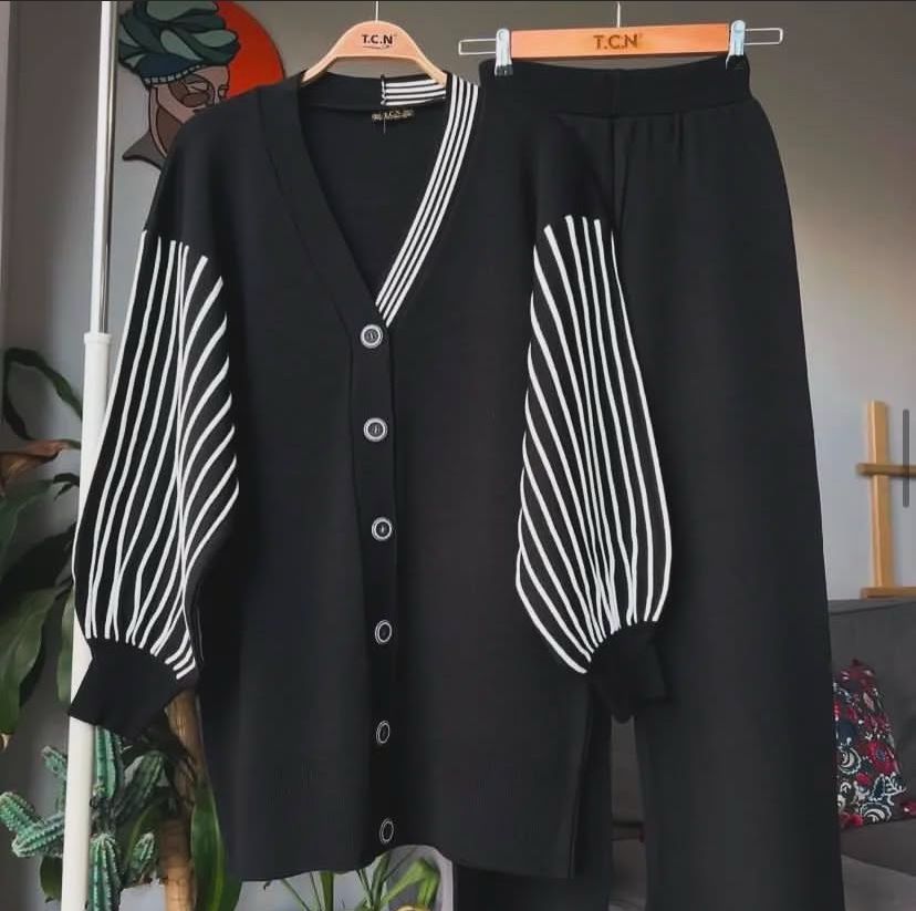 Women's Black Standard Size Knitwear Sleeves Striped Cardigan Trousers Bottom-Top Double B192086 Women's Black Standard Size Knitwear Sleeves Striped Cardigan Trousers Bottom-Top Double B192086