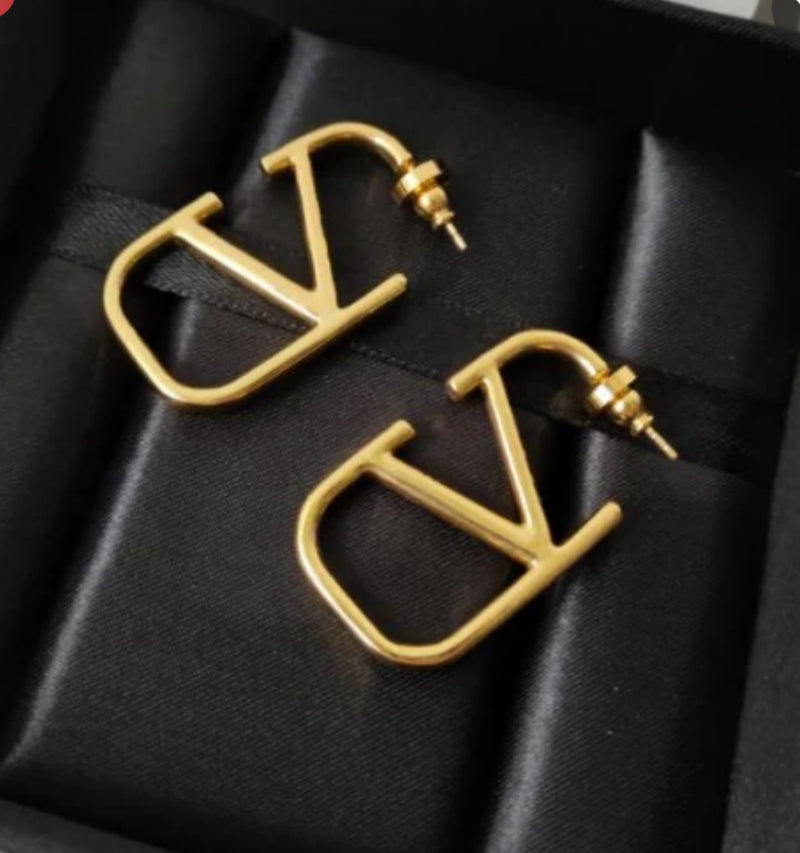 Earrings Women's Luxury Gold Earrings Personality Design Sense Simple Earrings X4565919