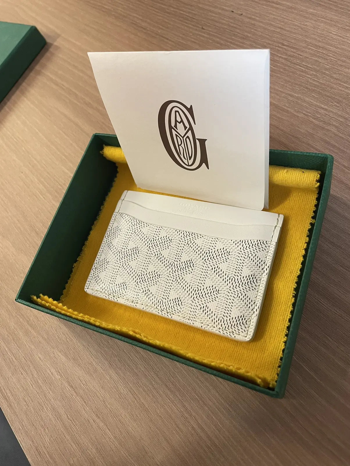 White Card Holder G74 White Card Holder G74