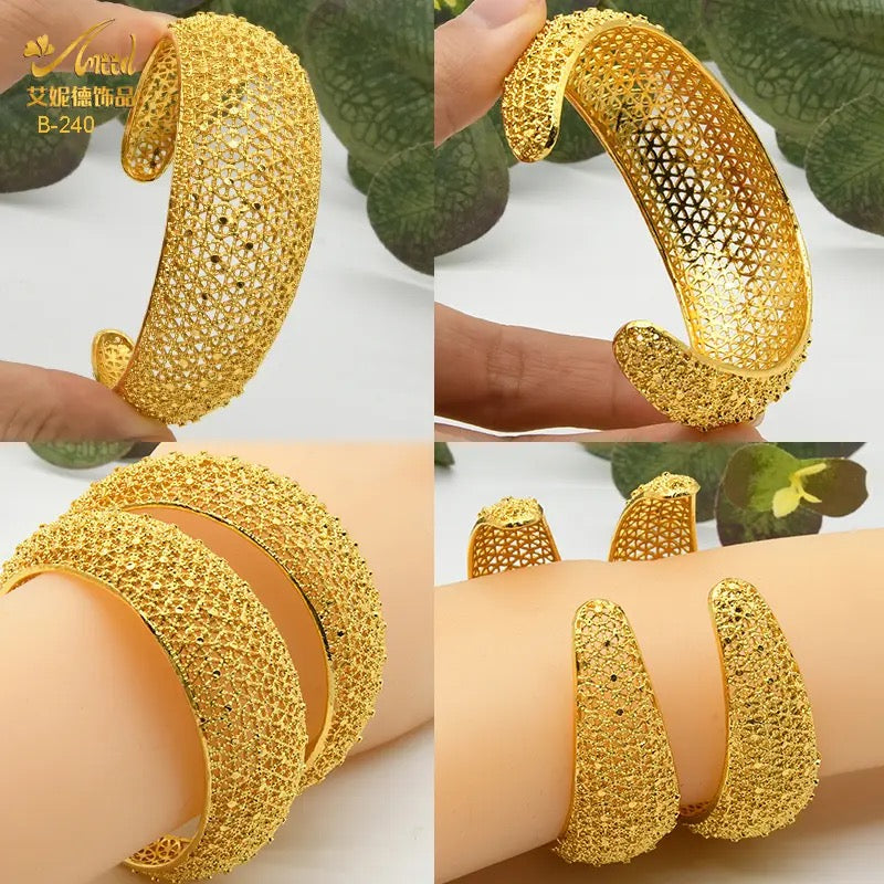 Gold Color Bangles For Women Arabic Luxury Charm Bracelet S4450457 - TUZZUT Qatar Online Shopping