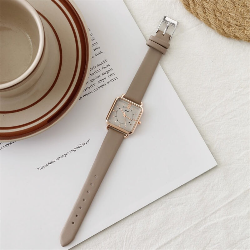 Square Leather Wristwatch W7506 Square Leather Wristwatch W7506