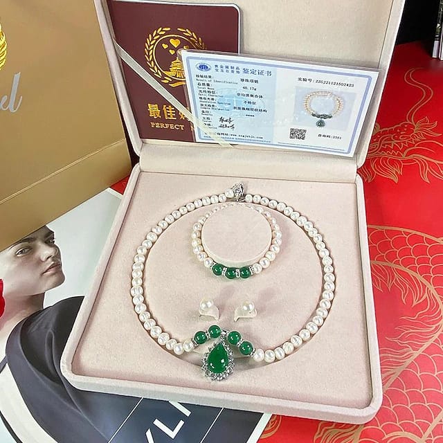 Green Chalcedony Pendant Pearl Necklace White Pearl Bracelet Set 128750