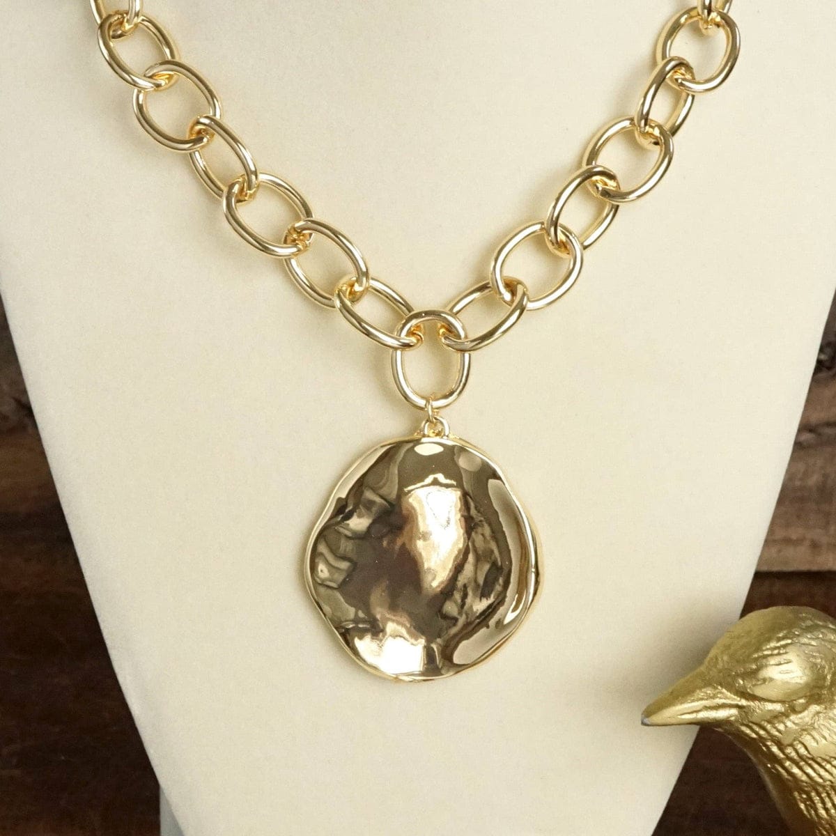 Chunky Chain & Hammered Disc Necklace CH25 Chunky Chain & Hammered Disc Necklace CH25