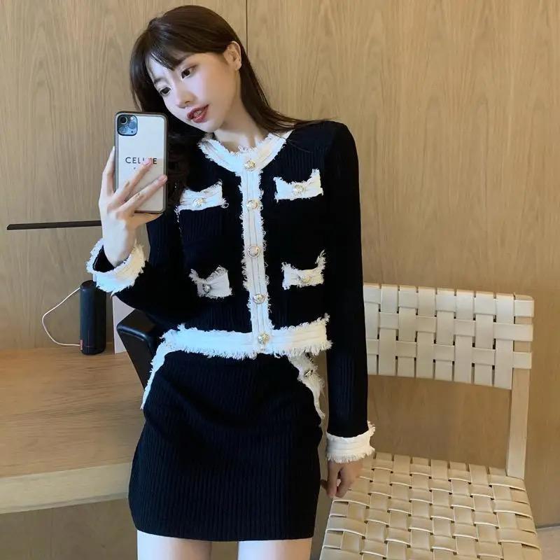 Autumn New Contrast Round Neck Single Row Metal Button Knitted Cardigan with Metal Button Elastic Waist Half Skirt Set X4126012 - Tuzzut.com Qatar Online Shopping