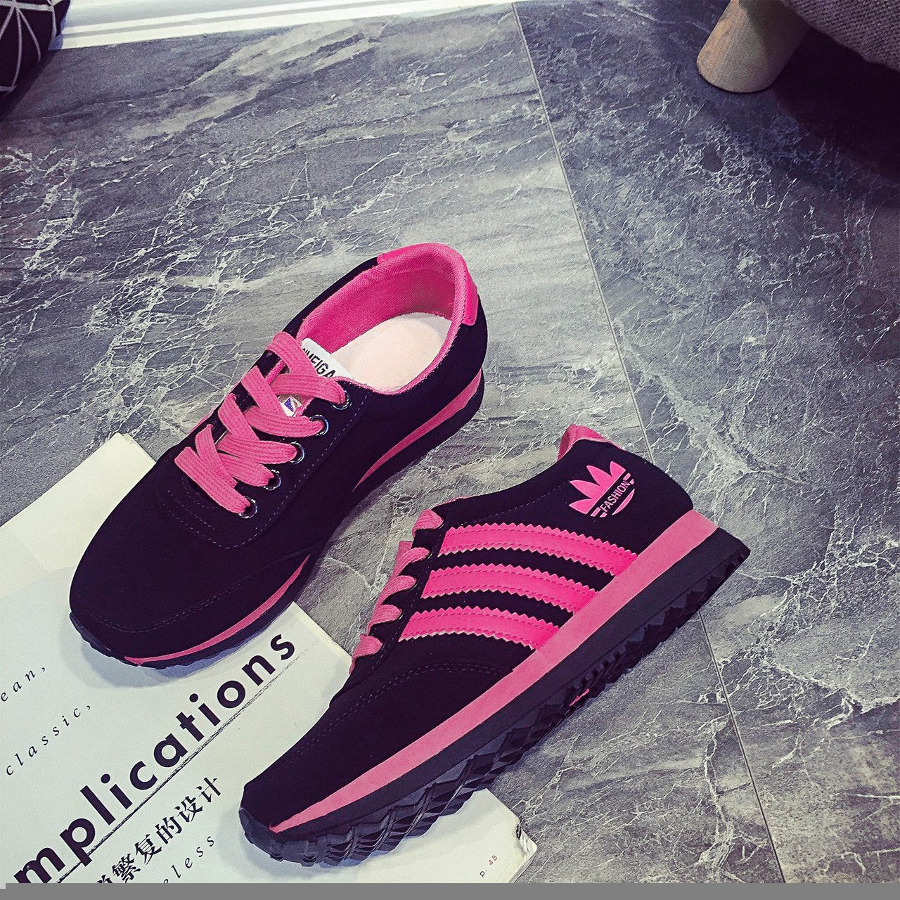 Women's Fashion Sneaker 335989 Women's Fashion Sneaker 335989