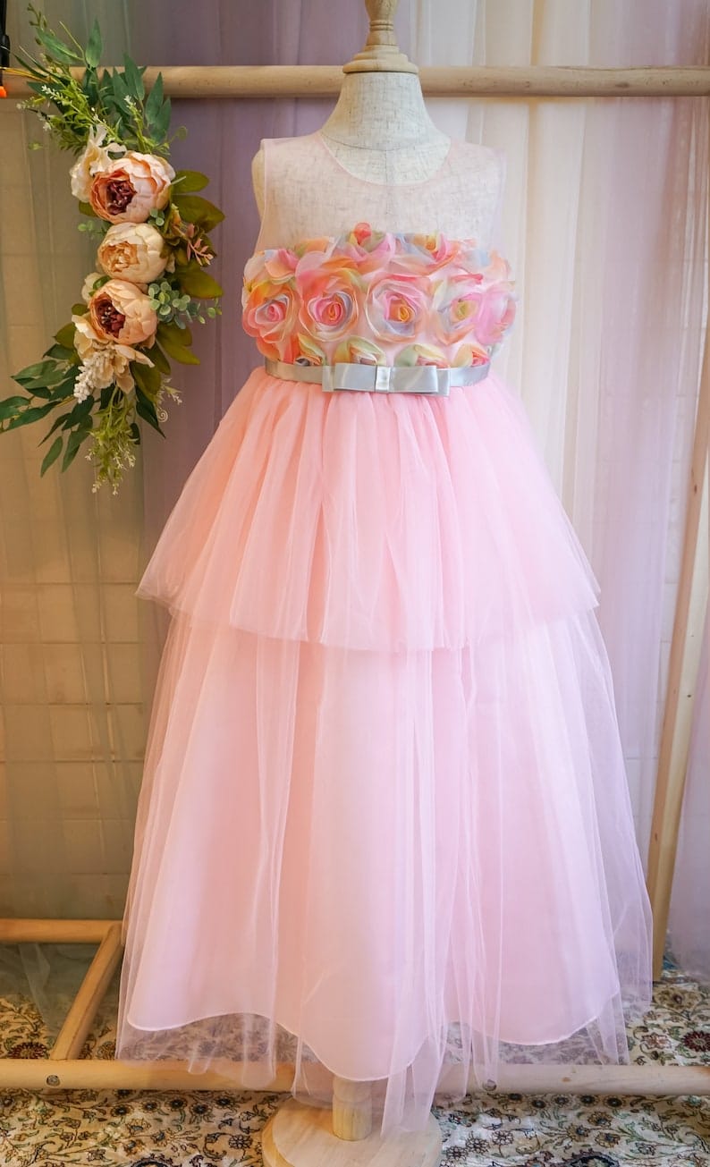 Tween Girl Formal Dress Featuring Satin Fabric, Mesh And 3D Flower Embellishments, Suitable For Hosting Evening Parties S4977378 Tween Girl Formal Dress Featuring Satin Fabric, Mesh And 3D Flower Embellishments, Suitable For Hosting Evening Parties S4977378