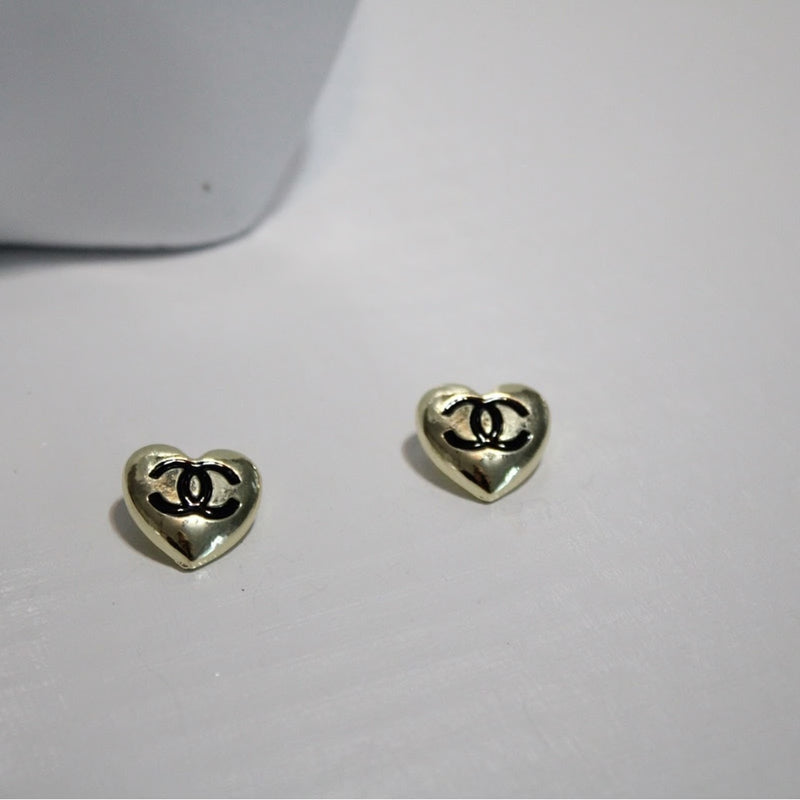 Gold Heart Stud Earrings ER591 - TUZZUT Qatar Online Shopping