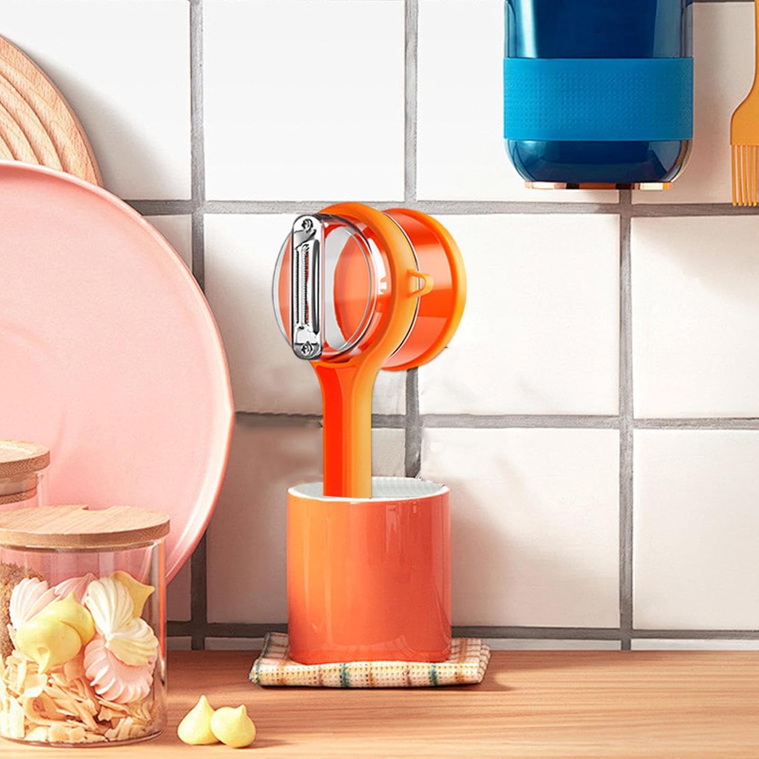 Vegetable Peeler with Container Vegetable Peeler with Container