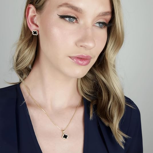 Four Leaf Crystal Clover Necklace NL626 - TUZZUT Qatar Online Shopping