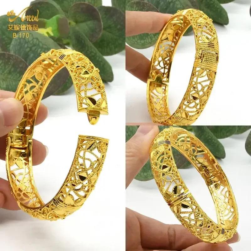 Glamorous Bangles For A Bride's Wedding Jewelry Model-07 Glamorous Bangles For A Bride's Wedding Jewelry Model-07