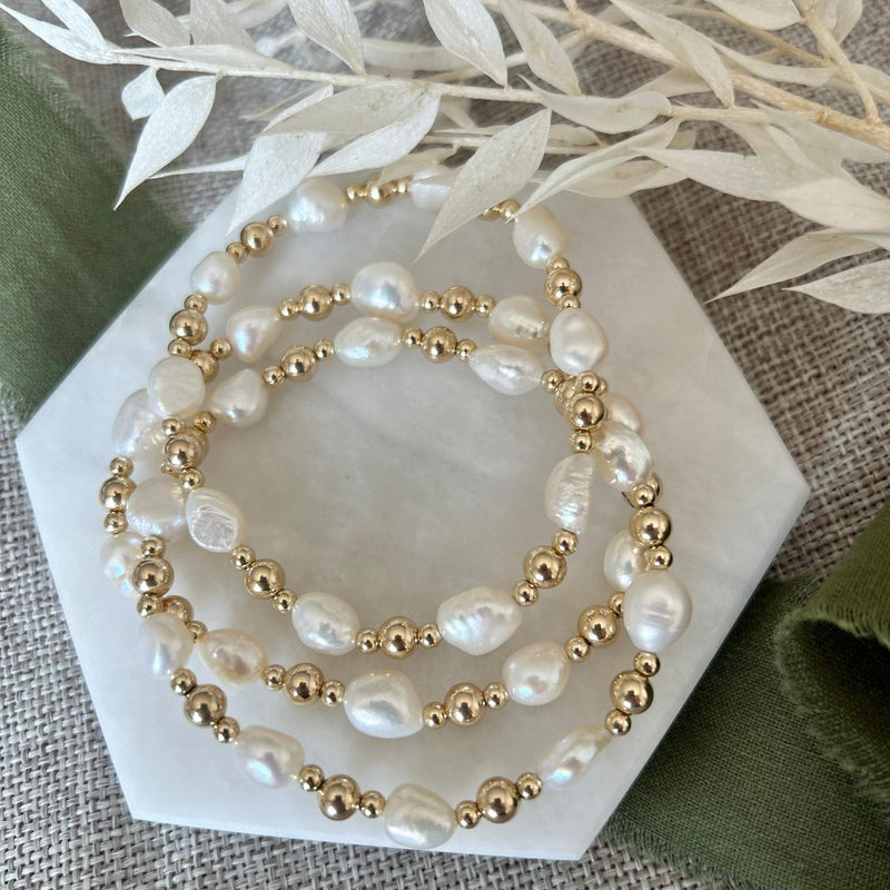 Women's Stylish Pearl Bracelet B-385876 - TUZZUT Qatar Online Shopping