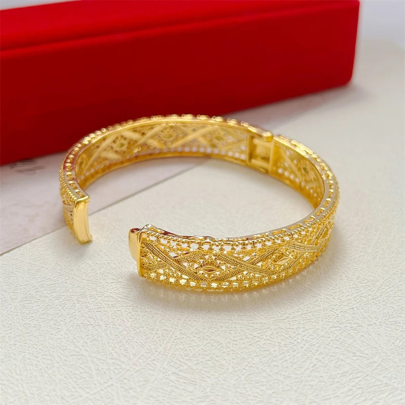 Women's Hand Bracelets Gold Color Exquisite Round Cuff Bangle Bracelet S4292589 - TUZZUT Qatar Online Shopping