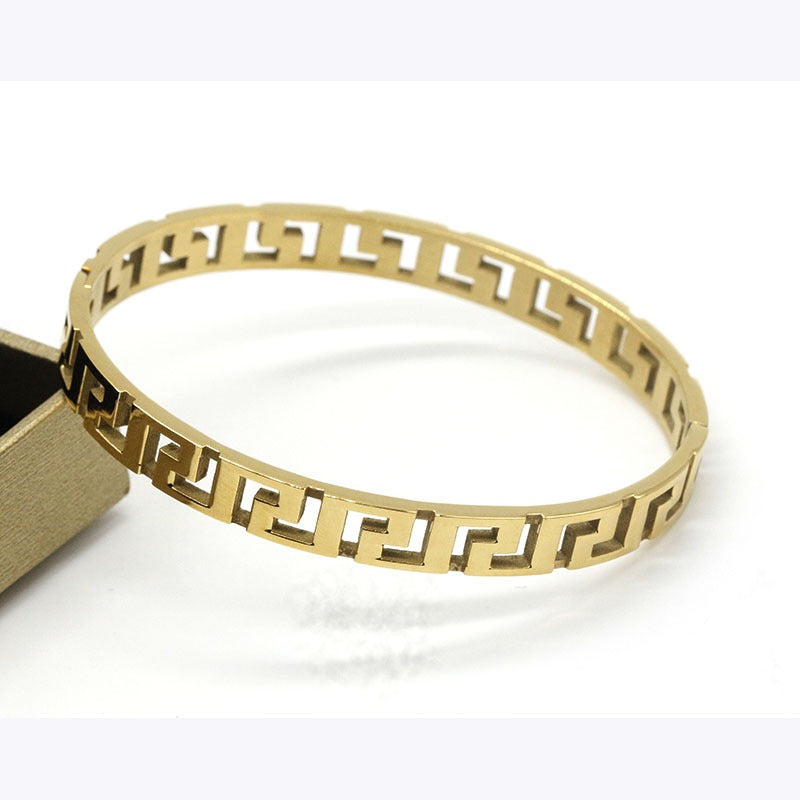 Hollow Maze Pattern Bracelet DN2120 Hollow Maze Pattern Bracelet DN2120