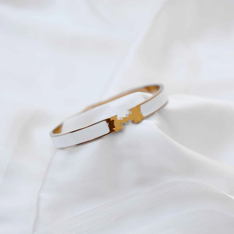 Signature Bracelet in White DN2118 - TUZZUT Qatar Online Shopping