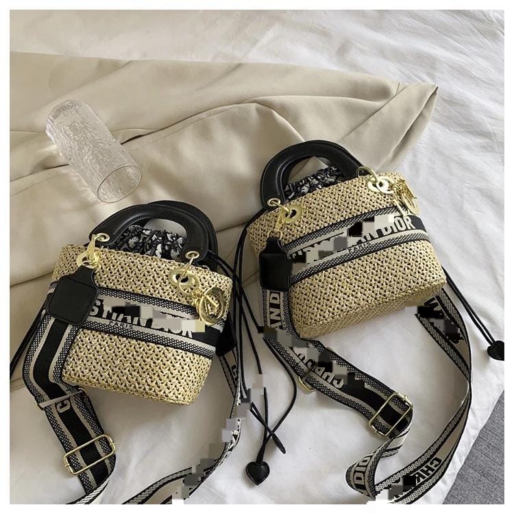 Ladies Fashionable Trendy Shoulder Wide Strap Handbag   S479767 - TUZZUT Qatar Online Shopping