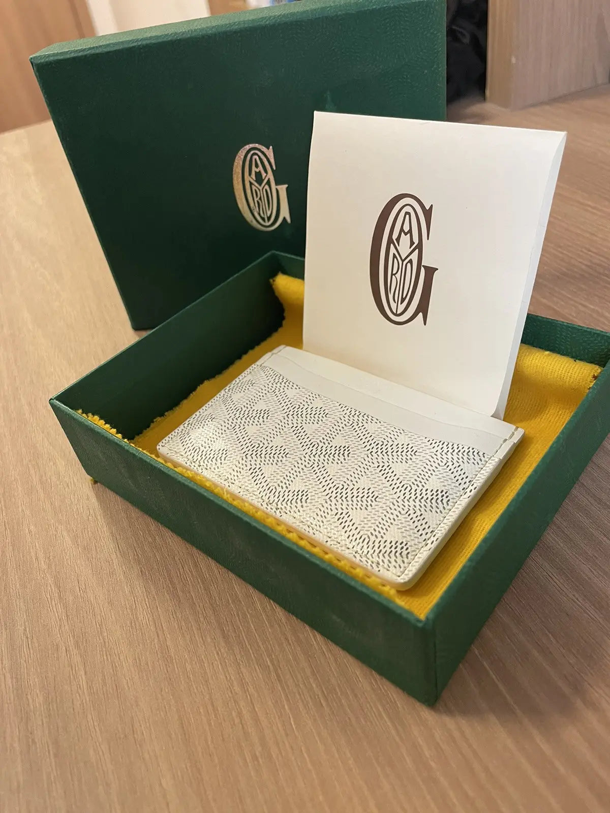 White Card Holder G74 White Card Holder G74