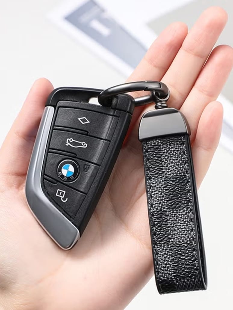 Luxury Leather Keychain K7744 - TUZZUT Qatar Online Shopping