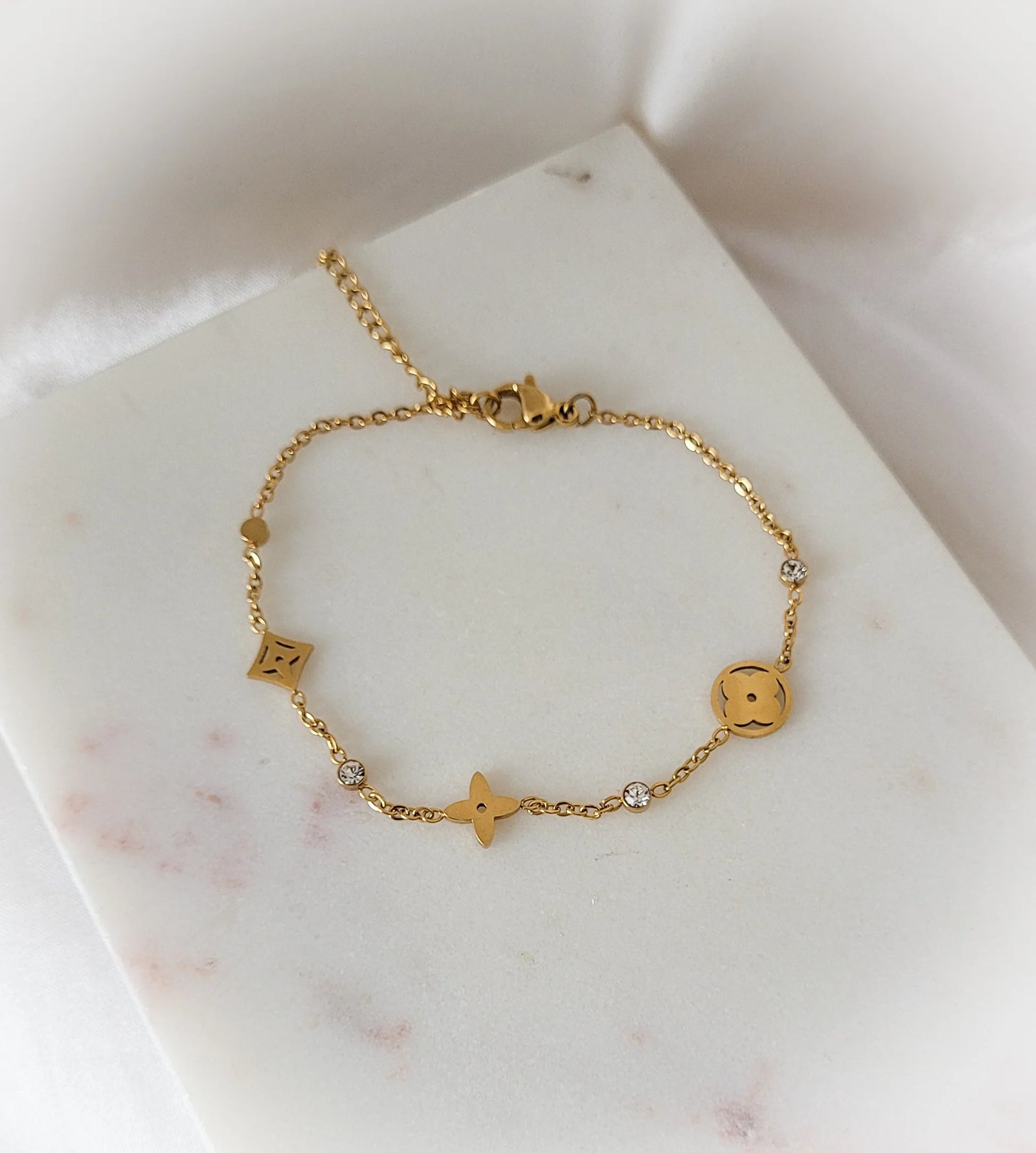 Womens Necklace And Bracelet S4831067 Womens Necklace And Bracelet S4831067