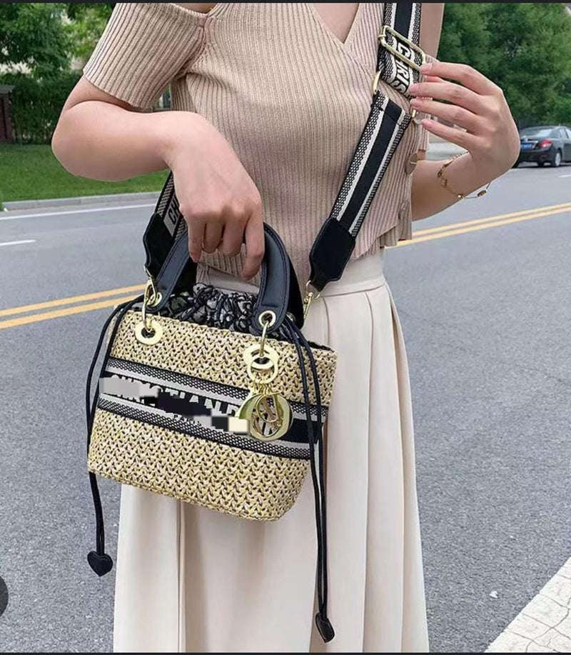 Ladies Fashionable Trendy Shoulder Wide Strap Handbag   S479767 - TUZZUT Qatar Online Shopping