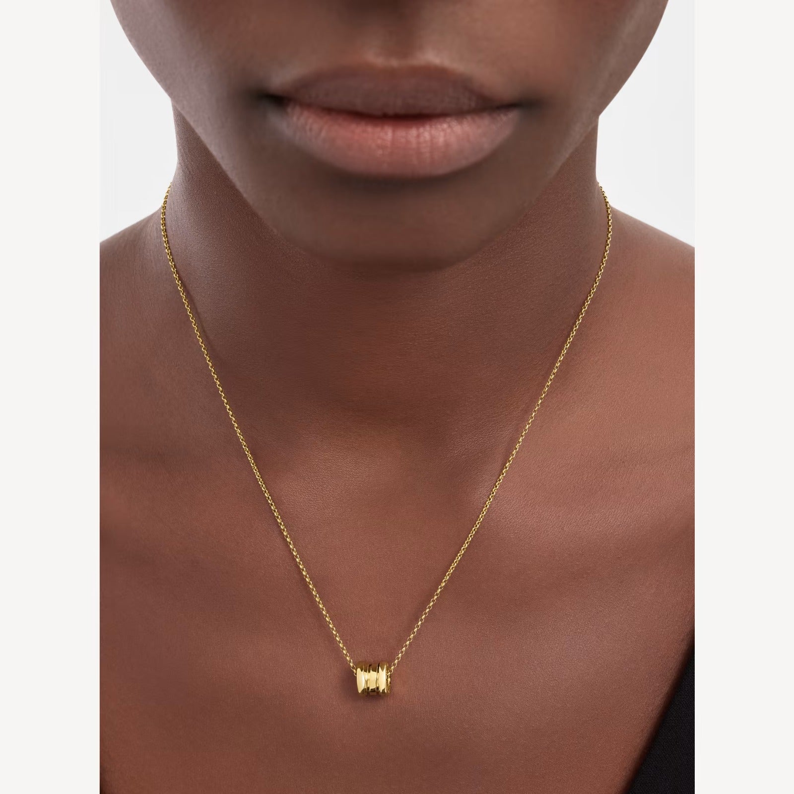 Mini Pendant Yellow Gold Necklace With Chain DN2087 Mini Pendant Yellow Gold Necklace With Chain DN2087
