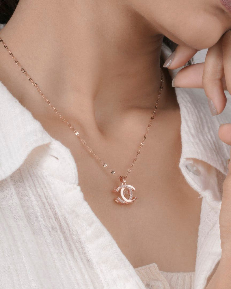 Women's Queen Charm Necklace  B-383910 - TUZZUT Qatar Online Shopping