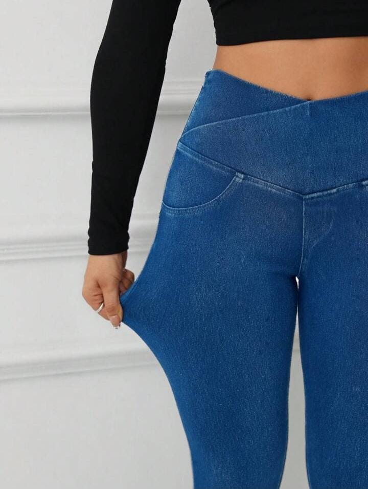 Women's Casual Blue Cropped Jeans B233244 Women's Casual Blue Cropped Jeans B233244