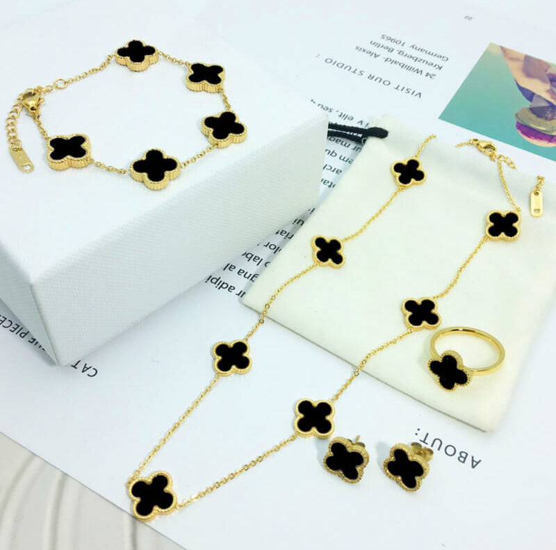 New Design Plant Four Leaf Flower Creative Necklace Set For Women X3678029 - TUZZUT Qatar Online Shopping