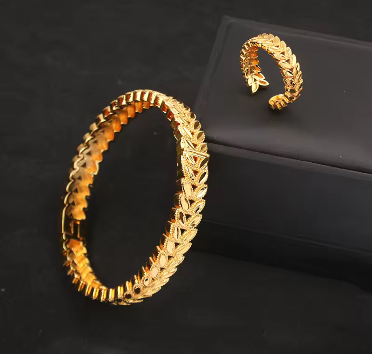 Bangles with Ring Leaves Design Cuff Bracelet 63417 Bangles with Ring Leaves Design Cuff Bracelet 63417