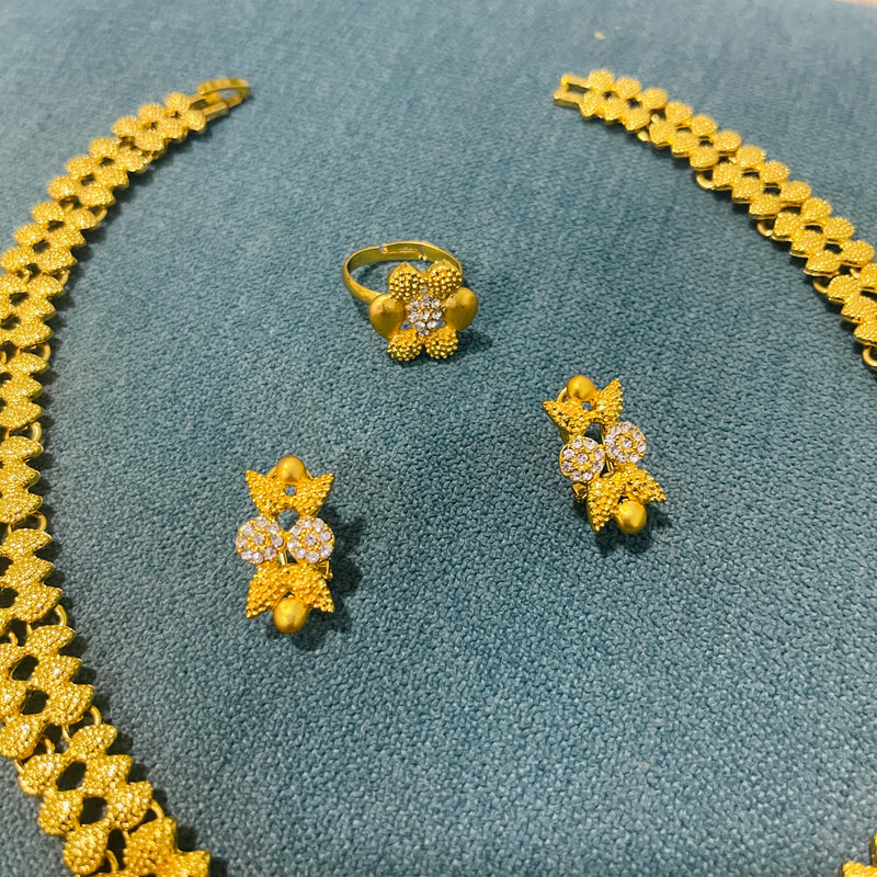 Indian Gold Colour Necklace Set For Women S4874127 - TUZZUT Qatar Online Shopping